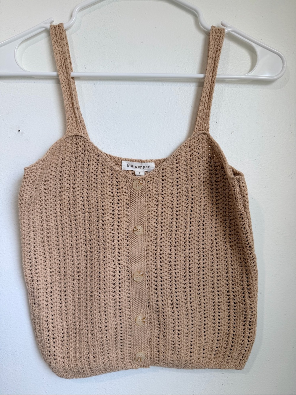 Top size Small and Shorts size XS - Picture 4 of 12